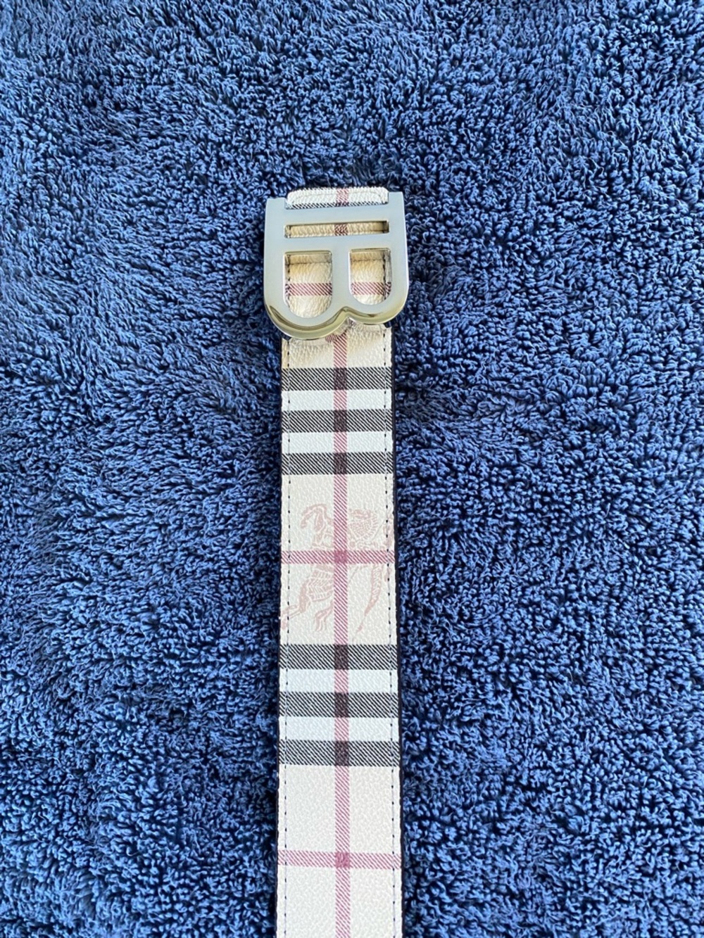 Silver “B” Buckle on Burberry Belt Featuring Reversible or Classic Print 120cm